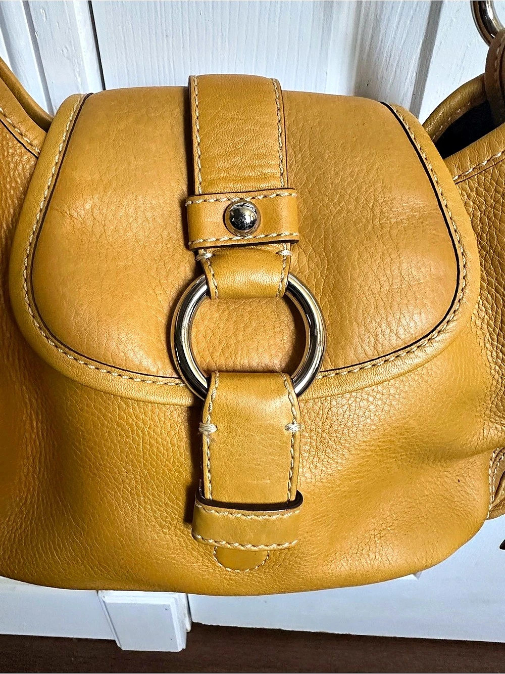 Banana Republic Heavy Leather Hobo Bag Saddle in yellow squash - Picture 2 of 5